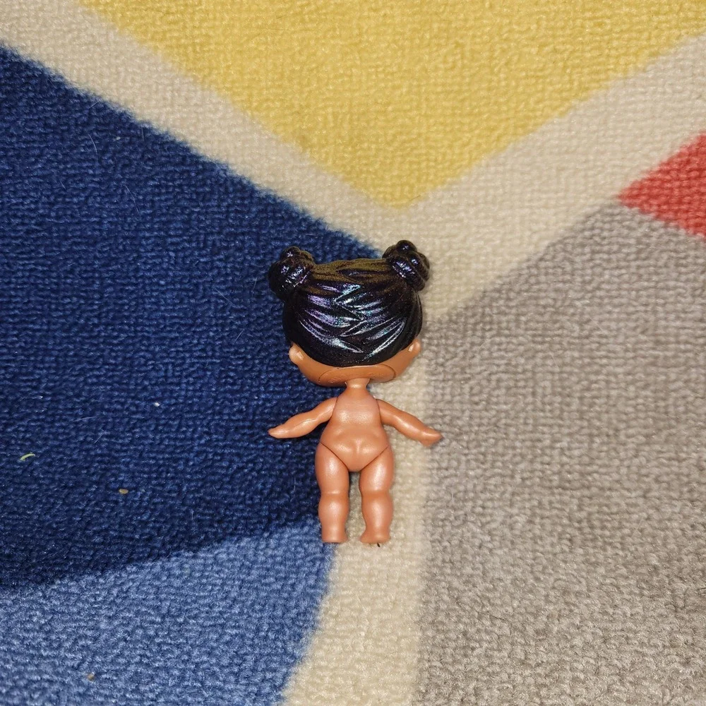 L.O.L. Surprise! discover tiny